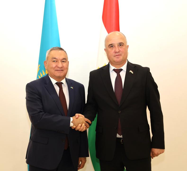 Tojikiston va Qozogʻiston parlamentlararo aloqalarni mustahkamlamoqda.