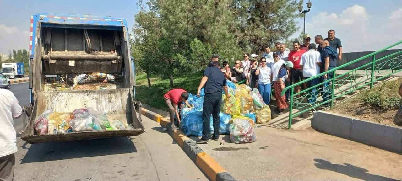Dushanbe shahrida "Toza qirg'oq" aksiyasi bo'lib o'tdi.