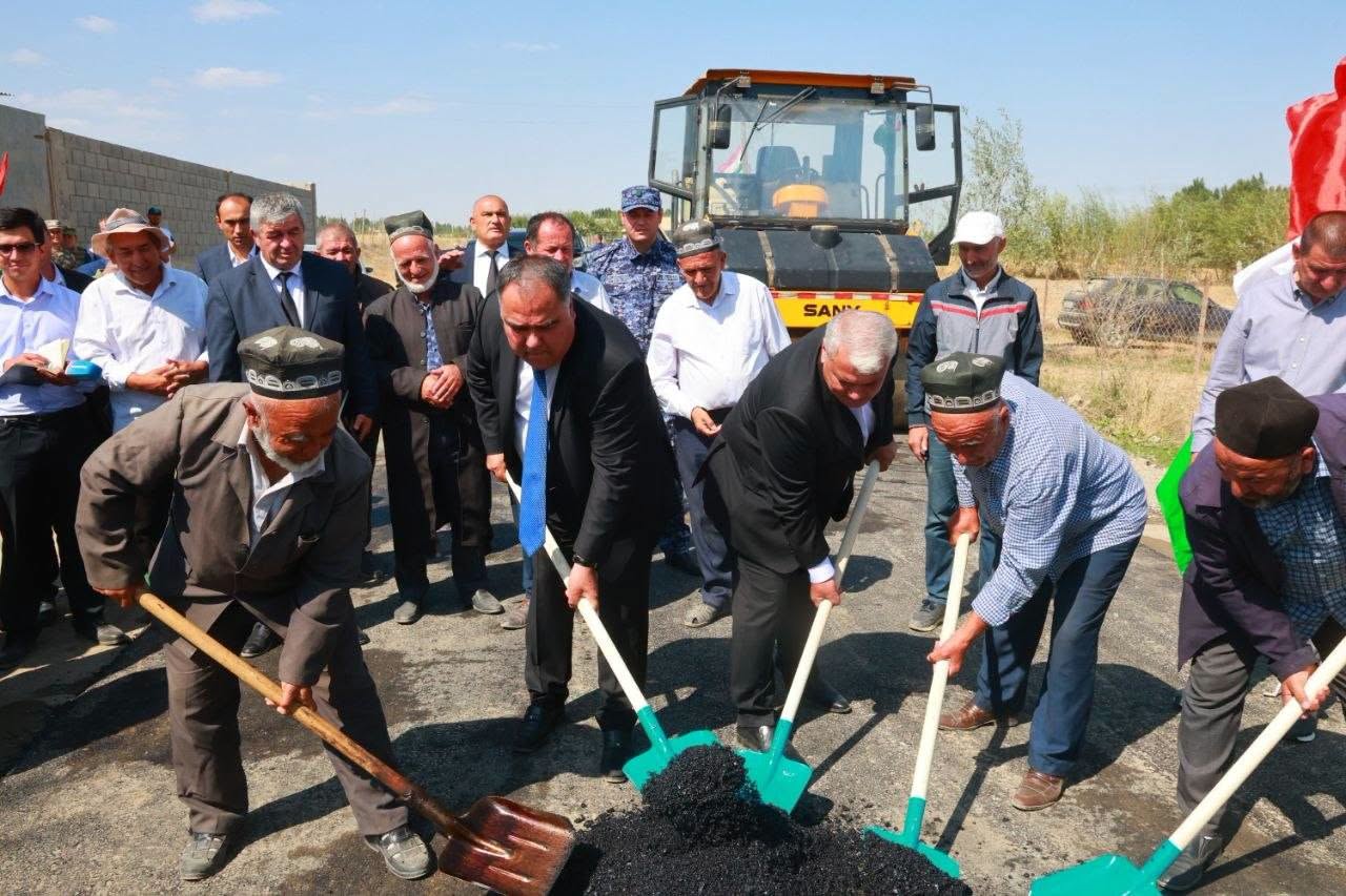 Devashtichda ikki jamoa orasidagi 18 km yo'l ta'mirlanmoqda.