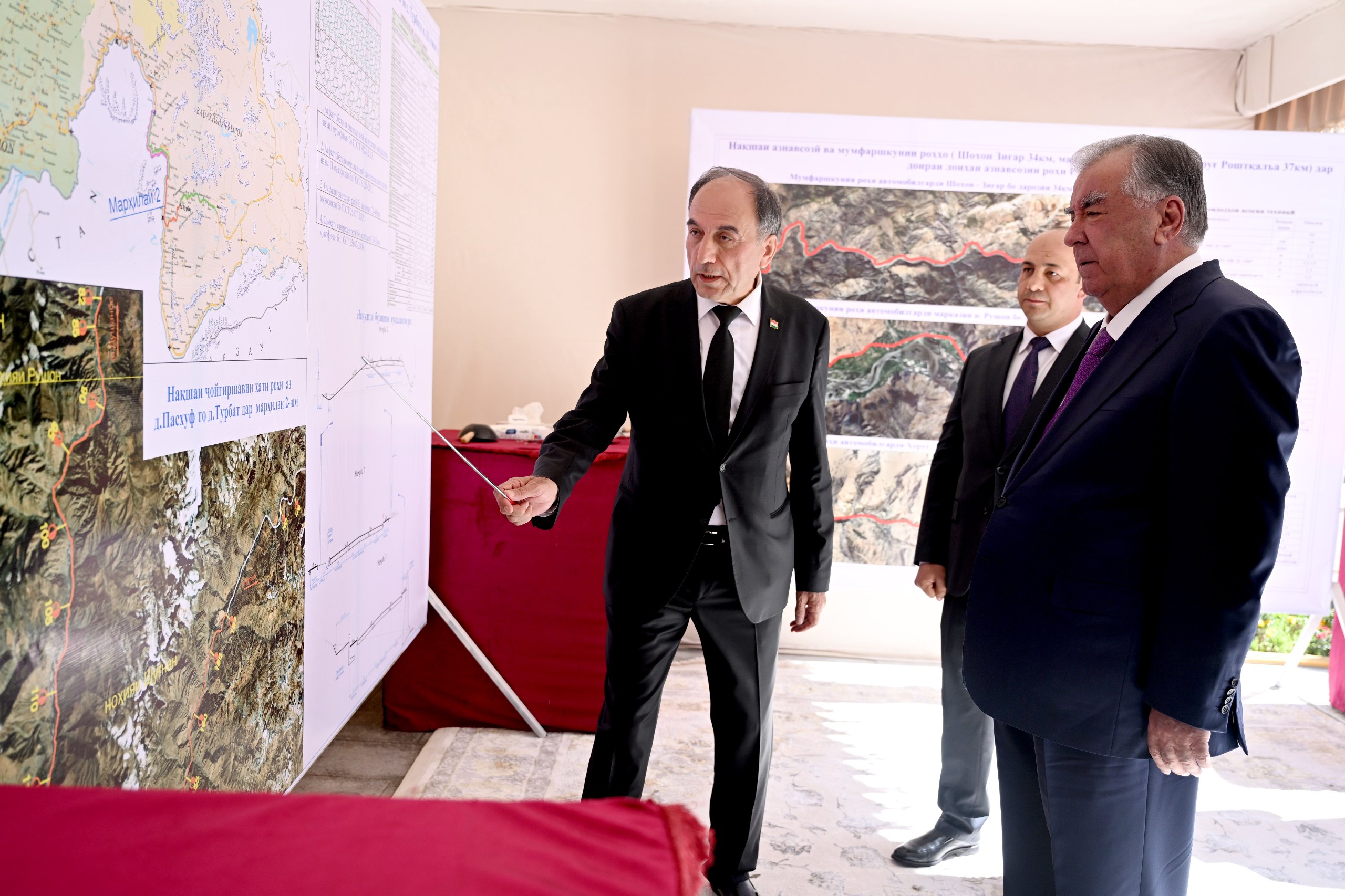 Gʻarbiy Babayan Muxtoriyatida ular 358 km uzunlikdagi yoʻllarni qurish, rekonstruksiya qilish va asfaltlashni rejalashtirmoqdalar.