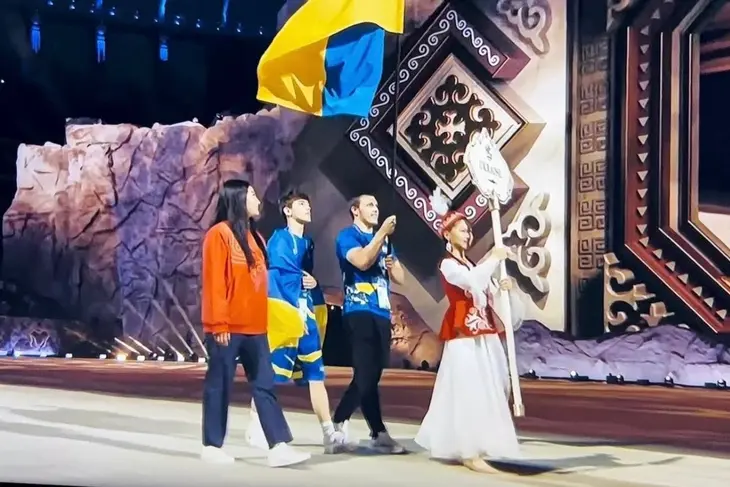 Chubarov: Bishkekda Ukraina bayrog'ini ko'tarib chiqqan qrim-tatar sportchilari qarsaklar bilan kutib olindi