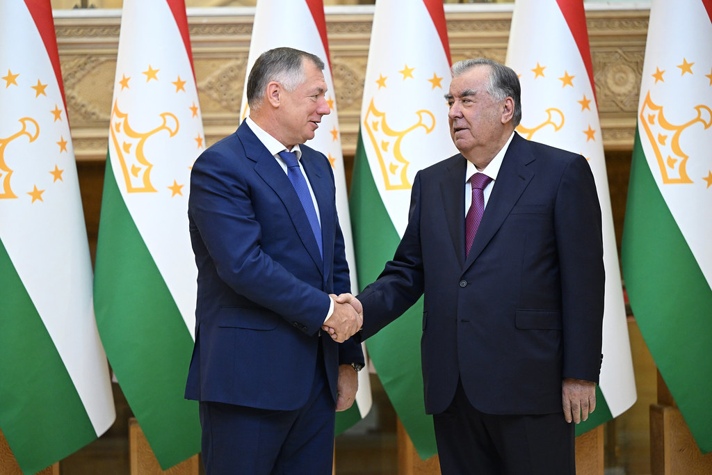Imomali Rahmon Rossiya Federatsiyasi Bosh vazirining o'rinbosari Marat Xusnullinni qabul qildi
