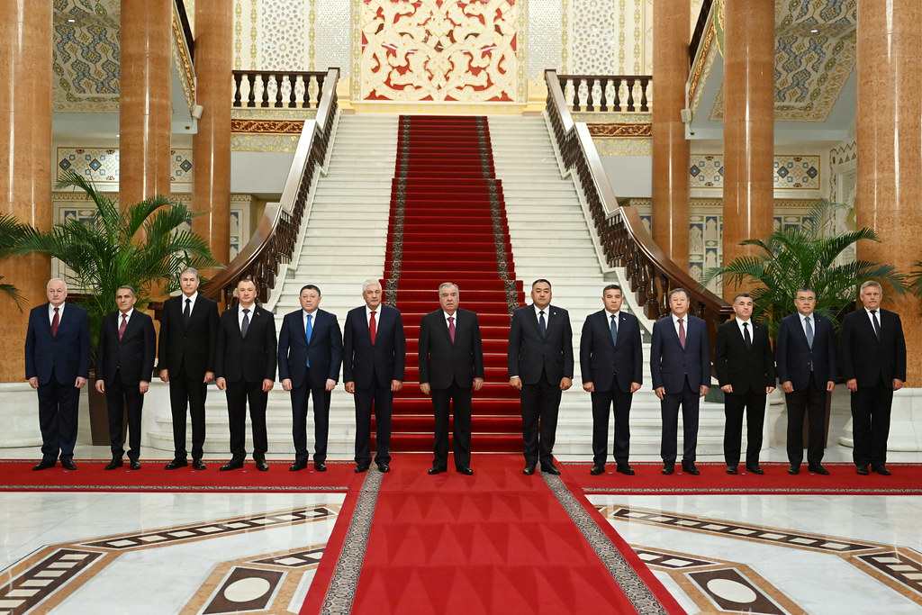Imomali Rahmon MDHga a'zo davlatlar ichki ishlar vazirlarini qabul qildi.