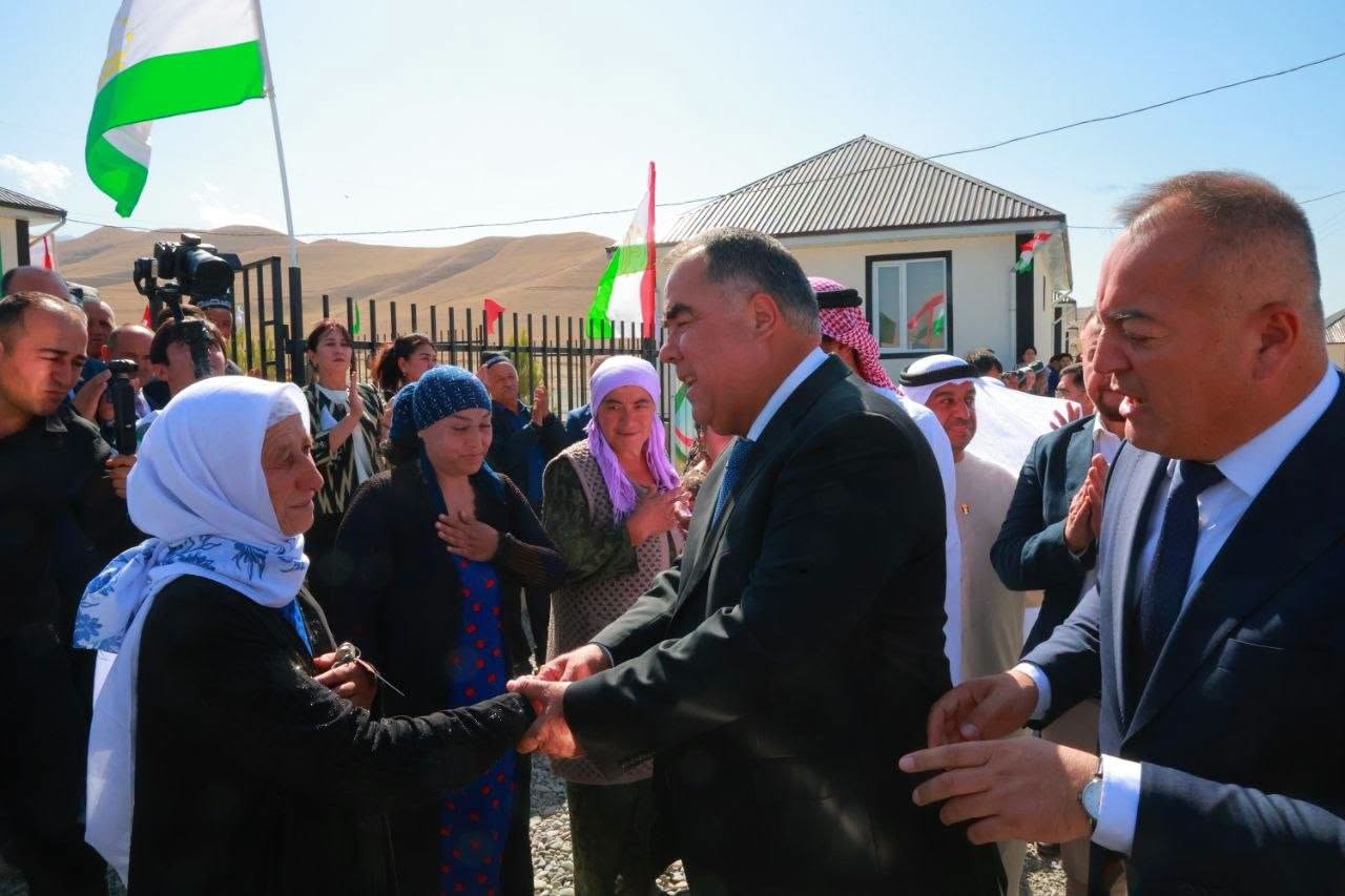 Panjikentda 25 nafar ekologik migrant oilasi yangi uylarga ega bo'ldi.