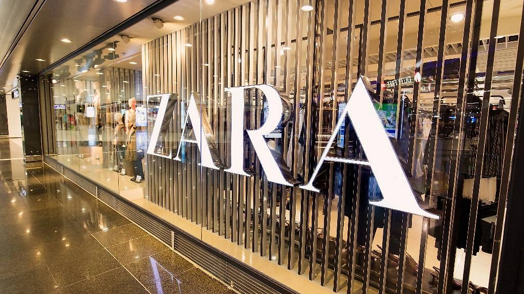 Zara Xellouin bayrami uchun bolalar uchun Auschwitz mahbuslari kostyumi bilan mojaroga aralashdi.
